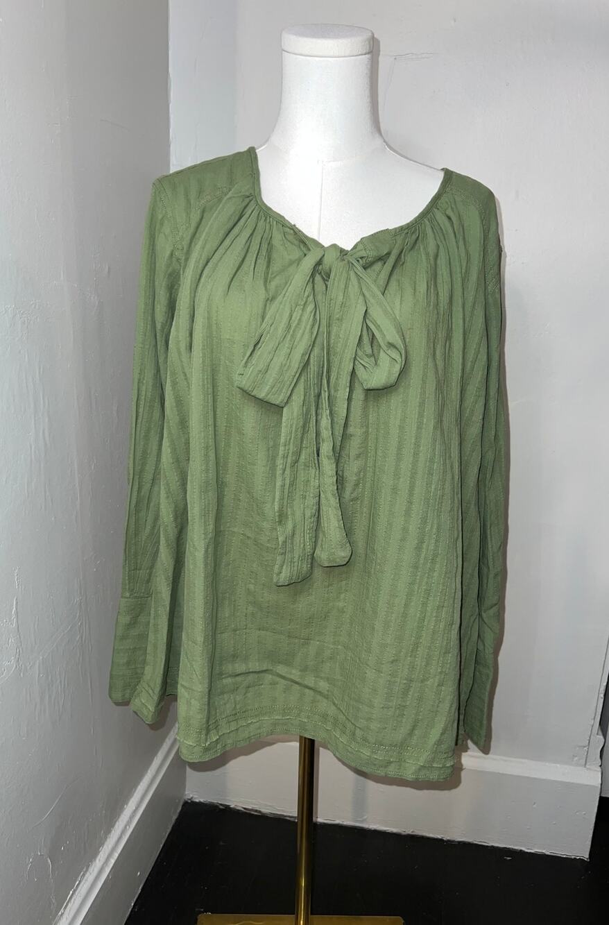 FP We The Free Big Bow Pullover Size Small (B160311)